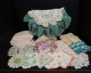 lot 82 image: Hand-crocheted Vintage Linens