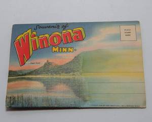 lot 91 image: 1938 Greetings from Winona Vintage Postcard Booklet by Curt Teich and Co.