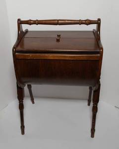 lot 95 image: Vintage Wooden Sewing Chest