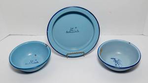 lot 94 image: Vintage Blue Childrens Enamelware  2 Bowls & 1 Plate with Bunny and Duck Designs