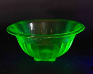 lot 97 image: Uranium Glass Bowl