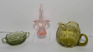 lot 106 image: Vintage Pink and Green Glass