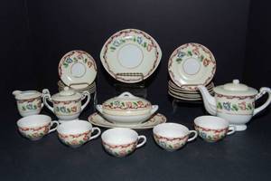 lot 117 image: Vintage childs Floral Tea Set - Made in Japan