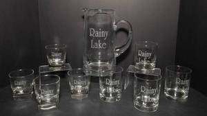 lot 134 image: Rainy Lake Etched Glass Pitcher and 8 Cocktail Glasses