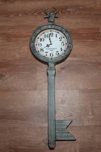 lot 147 image: Hanging Key Wall Clock