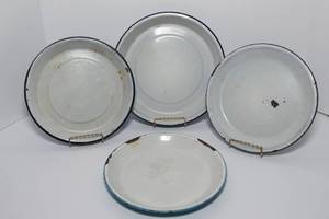 lot 150 image: Set of Four Vintage Blue Graniteware Plates  Mixed Shades and Makers