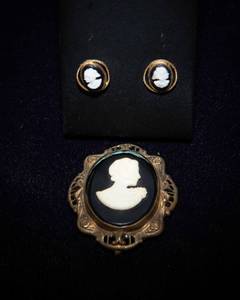 lot 41B image: Vintage Cameo Brooch and Matching Earrings Set  Needs Minor Repair