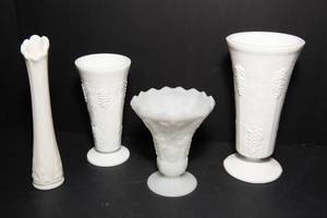 lot 159 image: Grapes and Vines Milkglass Vases - Set of Four