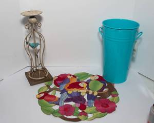 lot 167 image: Colorful Home Decor