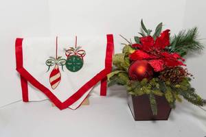 lot 173 image: Christmas Table Runner and Floral Arrangment