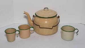lot 191 image: Vintage Enamelware - Teapot, Mugs and Creamer