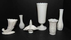 lot 196 image: Variety of Vintage Milk Glass