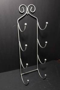 lot 240 image: Rolled Towel Holder - 23 x 6.5