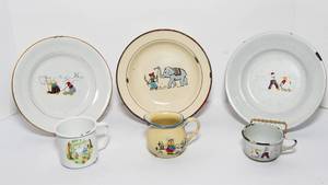 lot 265 image: Miscellaneous Childrens Vintage Enamelware