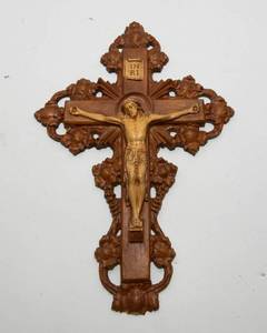 lot 250 image: Vintage Crucifix