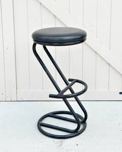 lot 41A image: Photography Stool - Black