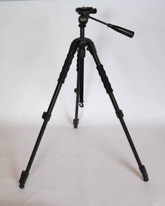 lot 250A image: Vanguard Alta 2 Photography Tripod