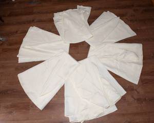 lot 272A image: Set of 6 120 Ivory Round Tablecloths