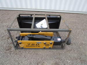 lot 51 image: Agrotk Skid Steer 750 Post Pounder