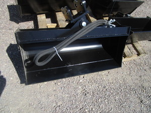 lot 8 image: Future 32 Tilting Mini Excavator Bucket