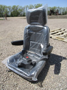 lot 63 image: Equipment Seat wArmrests & Headrest