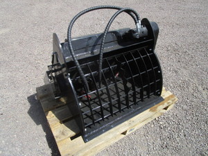 lot 39 image: Future Mini Skid Steer Mixing Bucket