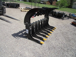 lot 46 image: Future Skid Steer 72 LogRock Grapple Bucket
