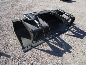lot 42 image: Future Skid Steer 72 Grapple Bucket