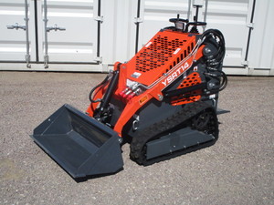 lot 83 image: AGT Industrial YSR14 Ride On Skid Steer
