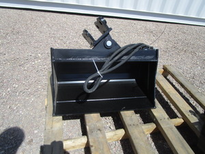 lot 197 image: Future 24 Tilting Mini Excavator Bucket