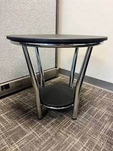 lot 22 image: Round End Table