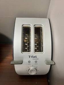 lot 31 image: T-Fal Avante 2 Slice Toaster