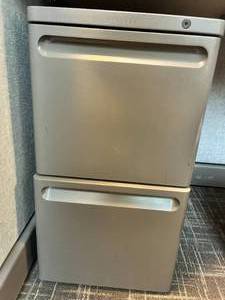 lot 52 image: 2 drawer file cabinet