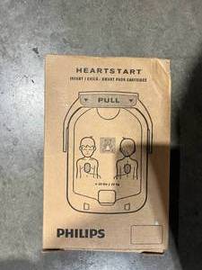 lot 70 image: Heartstart InfantChild smart pads cartridge