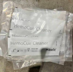 lot 71 image: Hemocue Cleaner