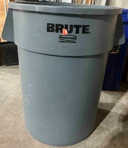 lot 155 image: Brute Garbage Can
