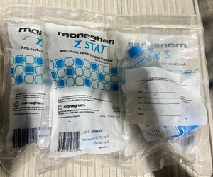 lot 226 image: Monaghan Z Stat Anti-static valved holding chamber
