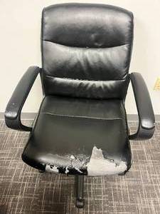 lot 249 image: Black Rolling Desk Chair