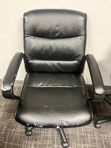lot 250 image: Black Rolling Desk Chair