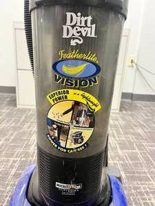 lot 257 image: Dirt Devil lightweight vacuum