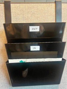 lot 275 image: Hanging Wall Pocket Organizer