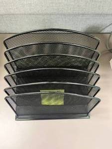 lot 330 image: Mesh Desk Organizer