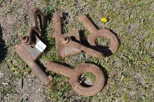 lot 308 image: Manhole Lifts