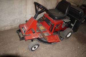 Toro 832 32" Riding Lawn Mower