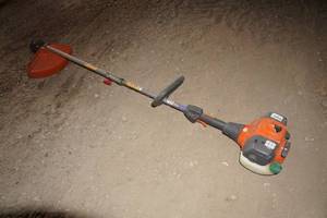 lot 249 image: Husqvarna 128LD Gas Weed Whip