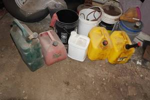lot 461 image: Assorted Fuel Cans