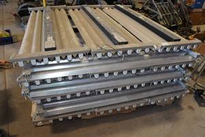 lot 479 image: Pallet of Light Fixtures