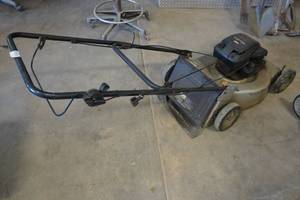 lot 361 image: Murray Pro Lawn Mower