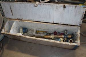 lot 380 image: Large Wooden Box with Contents - Hole Saws