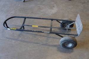 lot 481 image: Milwaukee Dolly